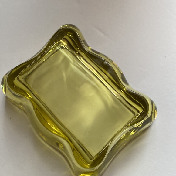 Lovely heavy glass accent dish. - Picture 3 of 8